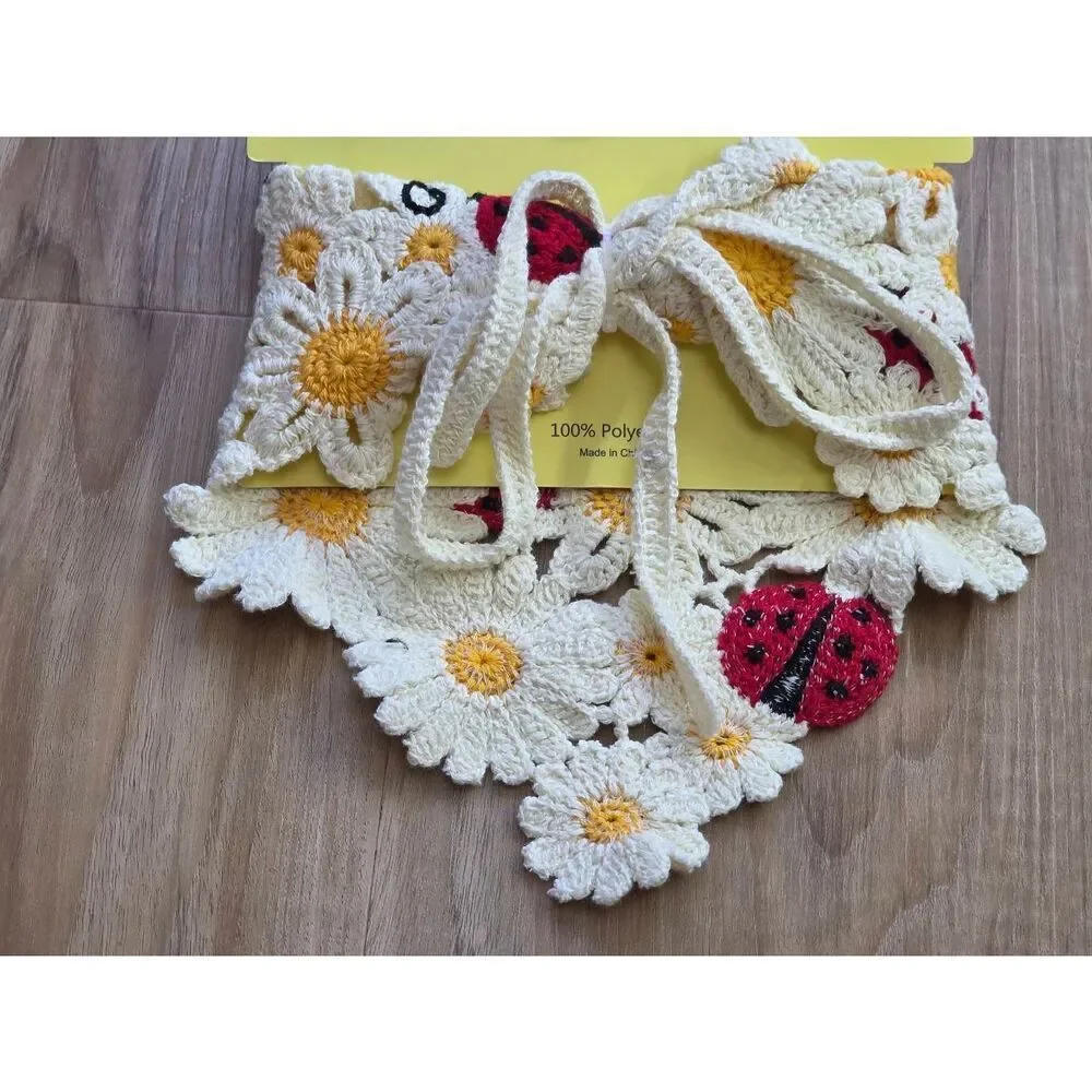 🔹️NWT Crochet Knit Ladybug & Daisy Triangle Hair Bandana